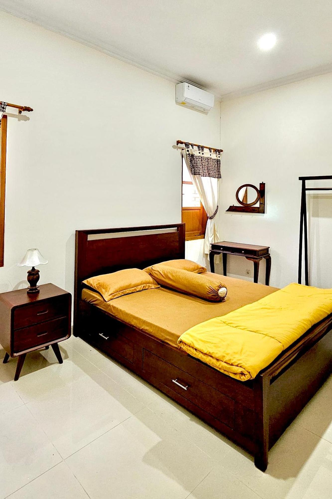 Omah Tabon Jogja - Close To Malioboro Джокякарта Екстериор снимка